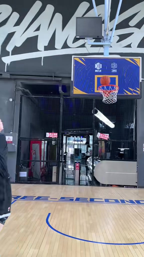 ?持续进化！训练师晒广东男篮球员张皓嘉的训练视频